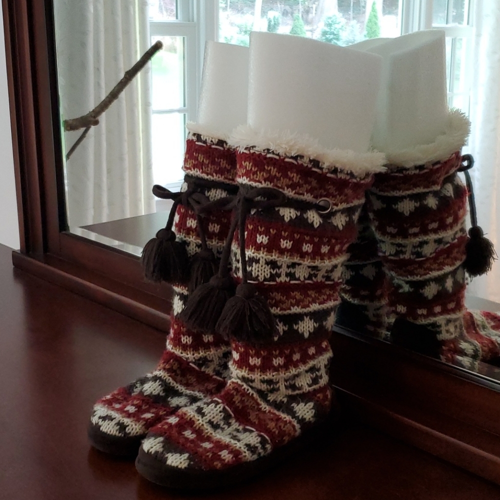 Mukluks slippers